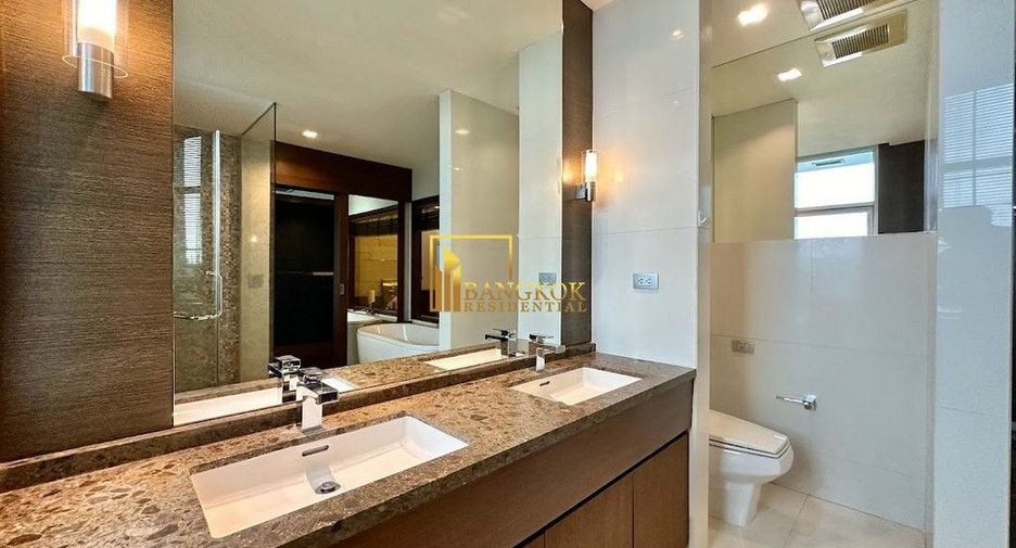 For rent 2 bedrooms apartment in Yan Nawa, Bangkok