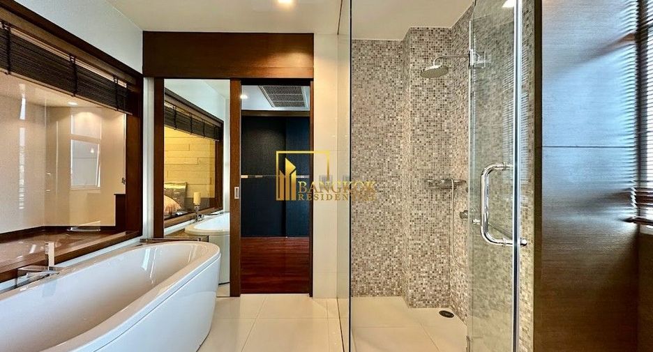 For rent 2 bedrooms apartment in Yan Nawa, Bangkok