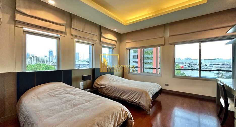 For rent 2 bedrooms apartment in Yan Nawa, Bangkok