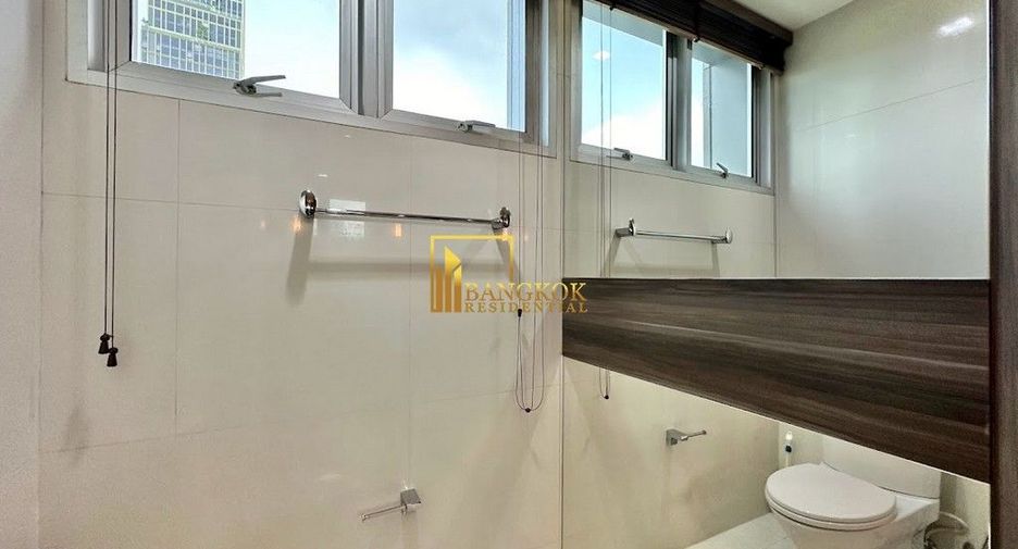 For rent 2 bedrooms apartment in Yan Nawa, Bangkok