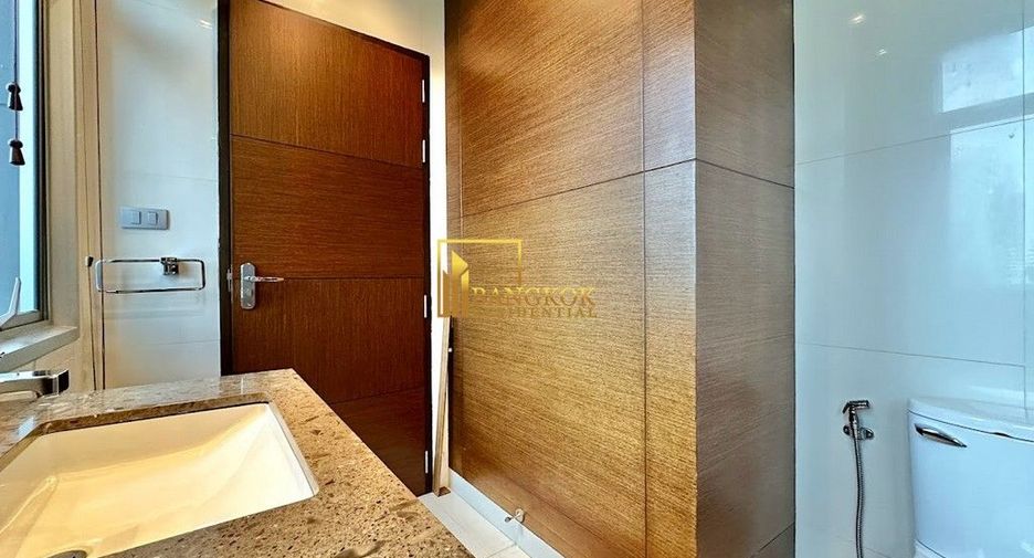 For rent 2 bedrooms apartment in Yan Nawa, Bangkok