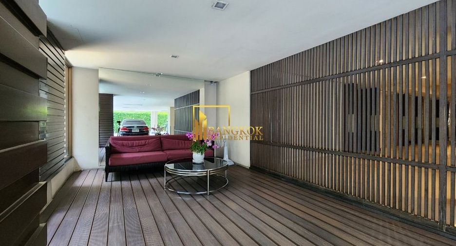 For rent 2 bedrooms apartment in Yan Nawa, Bangkok