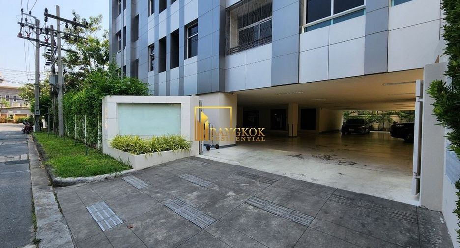 For rent 2 bedrooms apartment in Yan Nawa, Bangkok