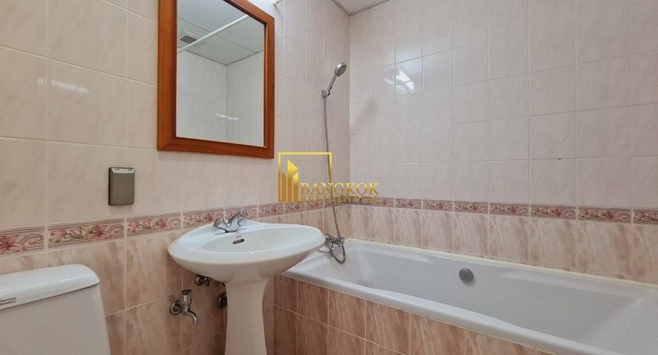 For rent 3 ベッドルーム apartment in Khlong Toei, Bangkok