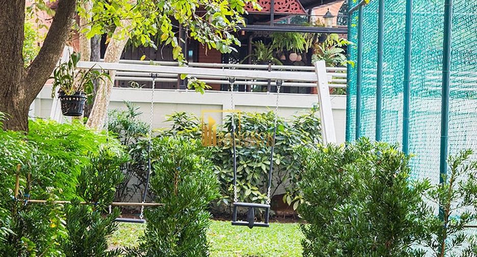 For rent 3 ベッドルーム apartment in Khlong Toei, Bangkok