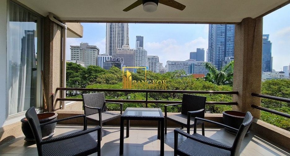 For rent 3 bedrooms apartment in Khlong Toei, Bangkok