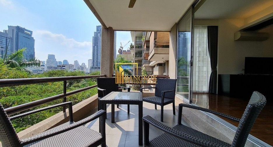 For rent 3 bedrooms apartment in Khlong Toei, Bangkok