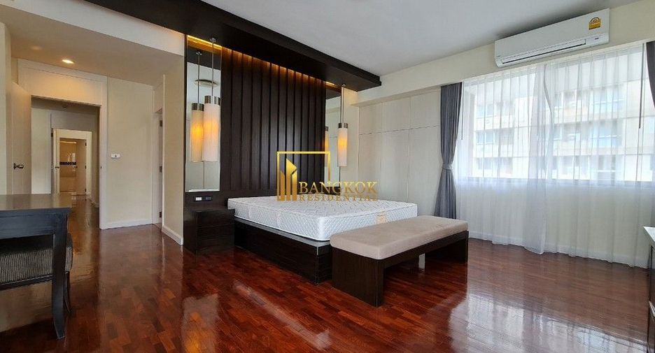 For rent 3 bedrooms apartment in Khlong Toei, Bangkok