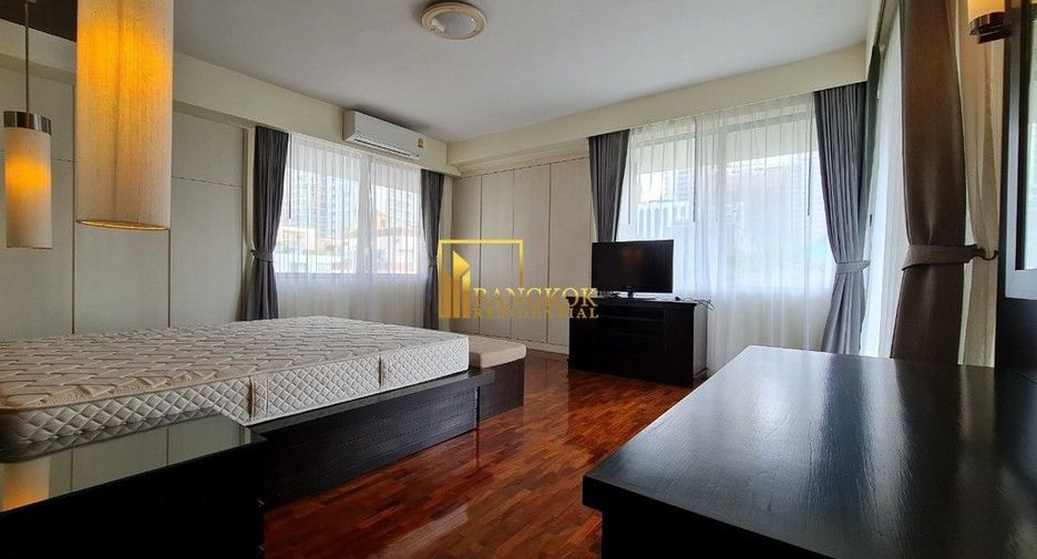 For rent 3 bedrooms apartment in Khlong Toei, Bangkok