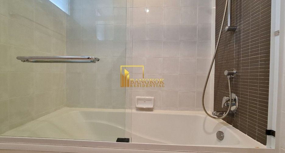 For rent 3 bedrooms apartment in Khlong Toei, Bangkok