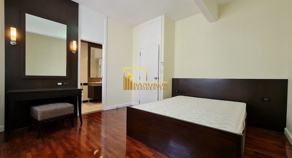 For rent 3 bedrooms apartment in Khlong Toei, Bangkok