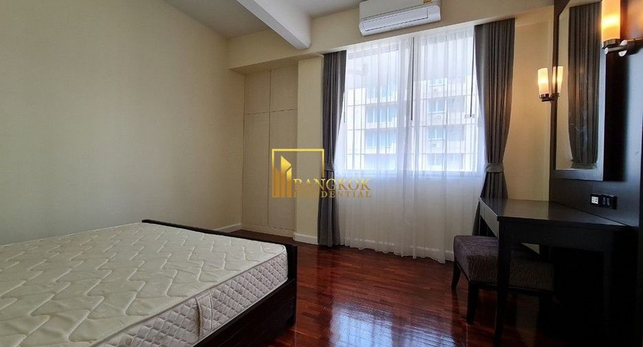 For rent 3 bedrooms apartment in Khlong Toei, Bangkok