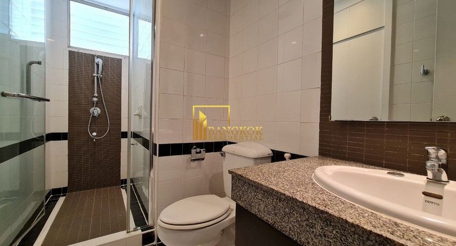 For rent 3 bedrooms apartment in Khlong Toei, Bangkok