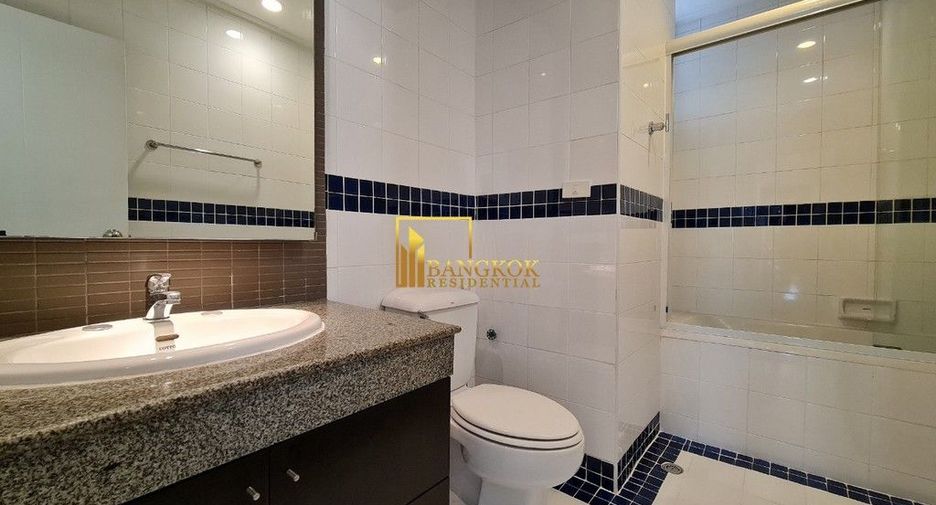 For rent 3 bedrooms apartment in Khlong Toei, Bangkok