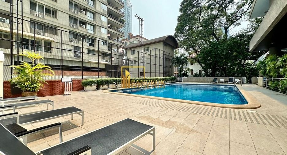 For rent 3 bedrooms apartment in Khlong Toei, Bangkok