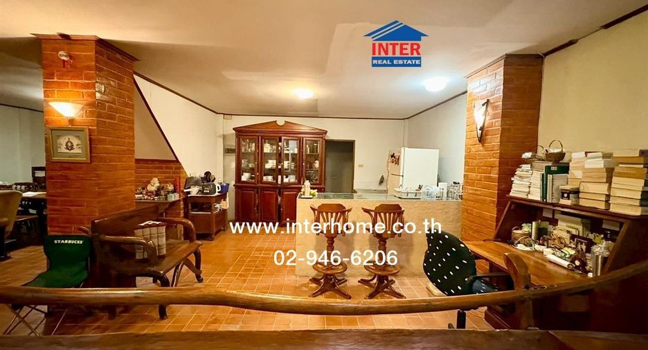 Casa adosada en venta de 3 habitaciones en Lat Phrao, Bangkok