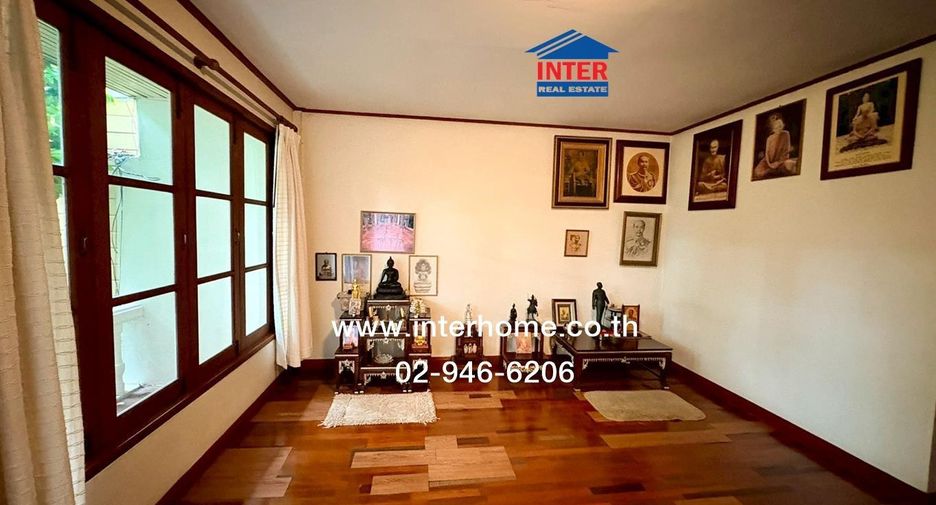 Casa adosada en venta de 3 habitaciones en Lat Phrao, Bangkok
