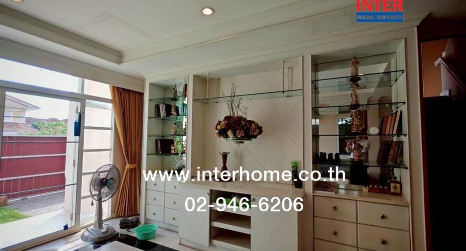 Casa en venta de 3 habitaciones en Bang Khen, Bangkok
