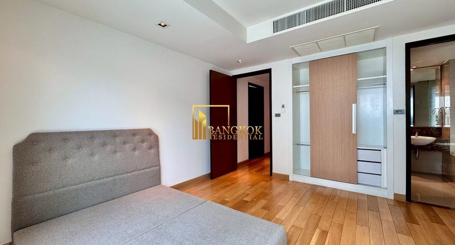 For rent 4 bedrooms condo in Khlong Toei, Bangkok