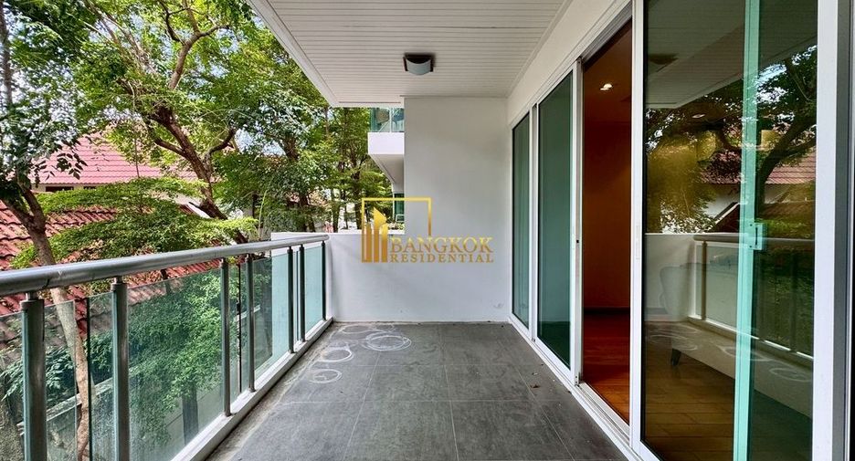 For rent 4 bedrooms condo in Khlong Toei, Bangkok
