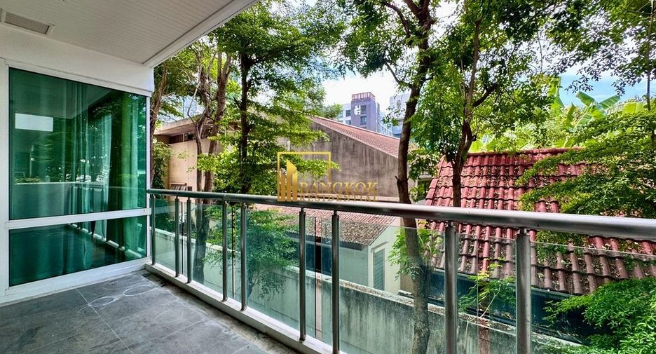 For rent 4 bedrooms condo in Khlong Toei, Bangkok