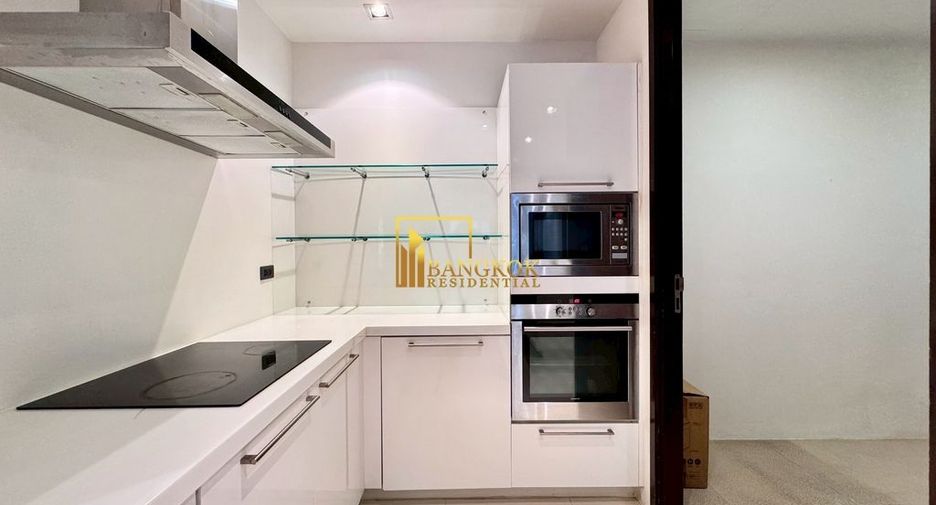 For rent 4 bedrooms condo in Khlong Toei, Bangkok