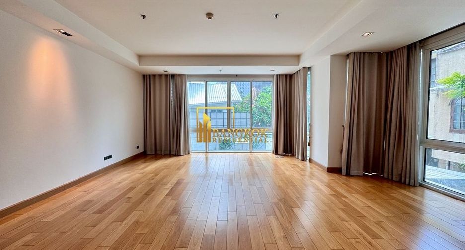 For rent 4 bedrooms condo in Khlong Toei, Bangkok