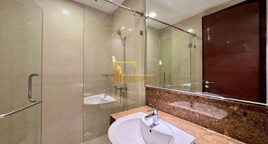For rent 4 bedrooms condo in Khlong Toei, Bangkok