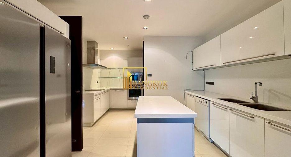 For rent 4 bedrooms condo in Khlong Toei, Bangkok
