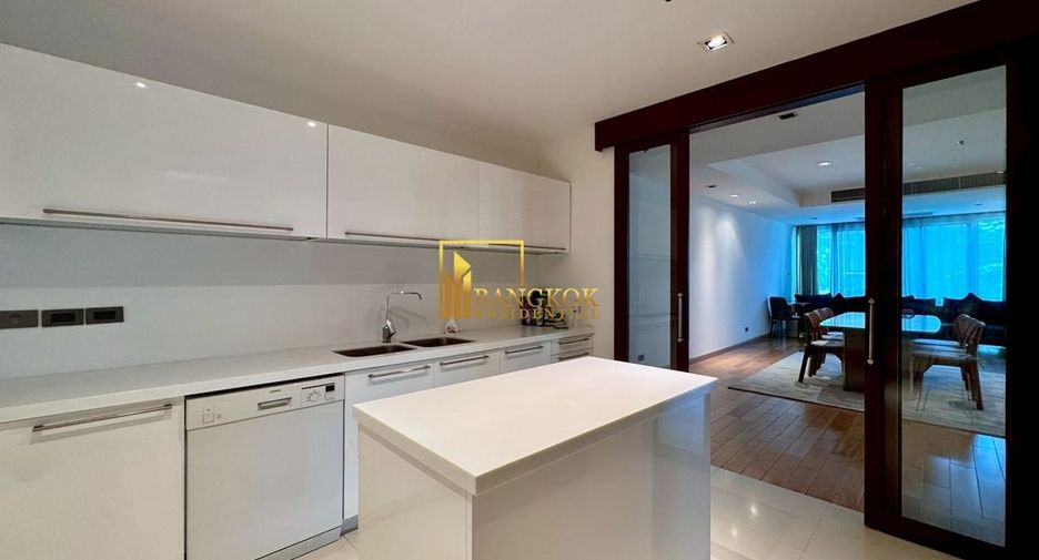 For rent 4 bedrooms condo in Khlong Toei, Bangkok