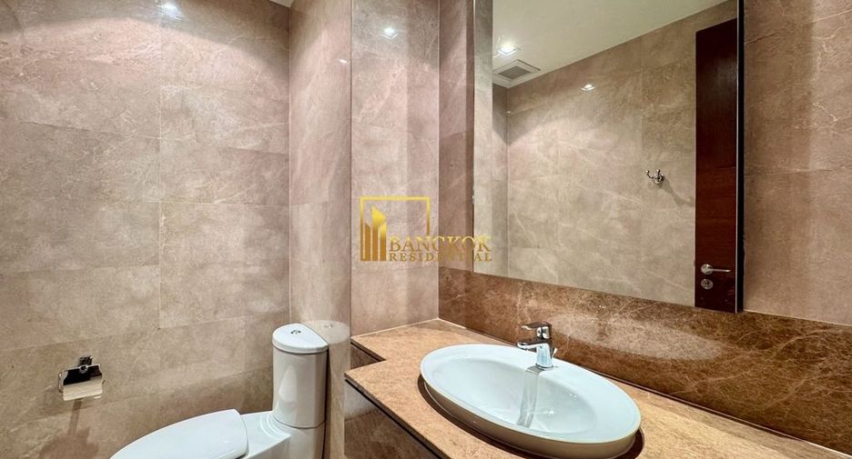 For rent 4 bedrooms condo in Khlong Toei, Bangkok