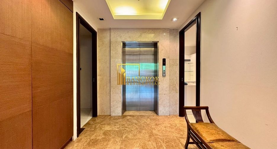 For rent 4 bedrooms condo in Khlong Toei, Bangkok