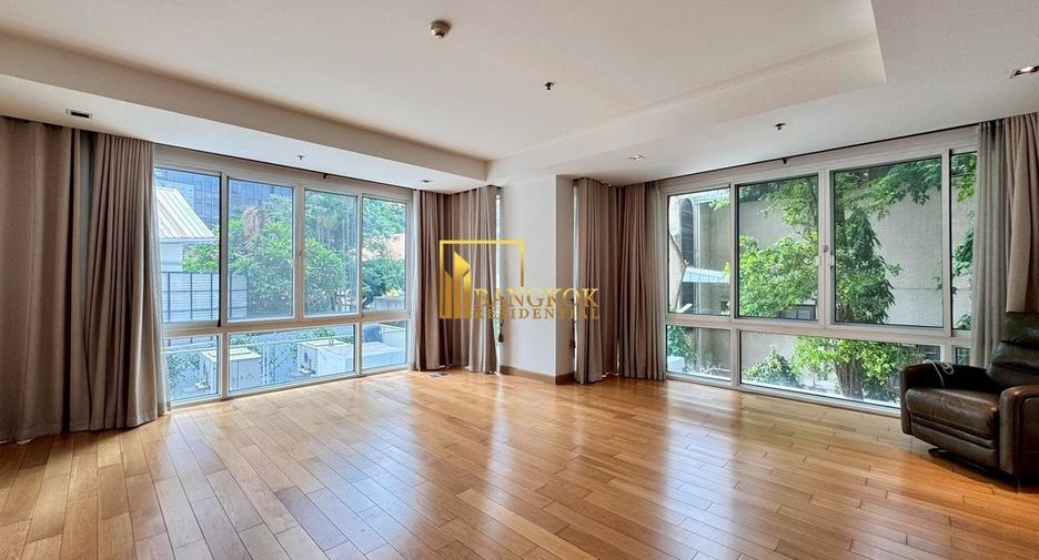 For rent 4 bedrooms condo in Khlong Toei, Bangkok