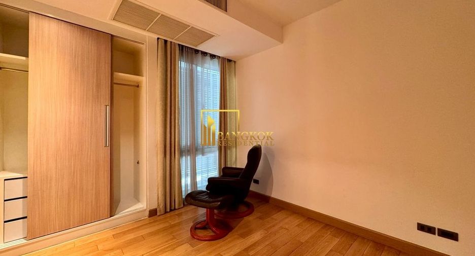 For rent 4 bedrooms condo in Khlong Toei, Bangkok