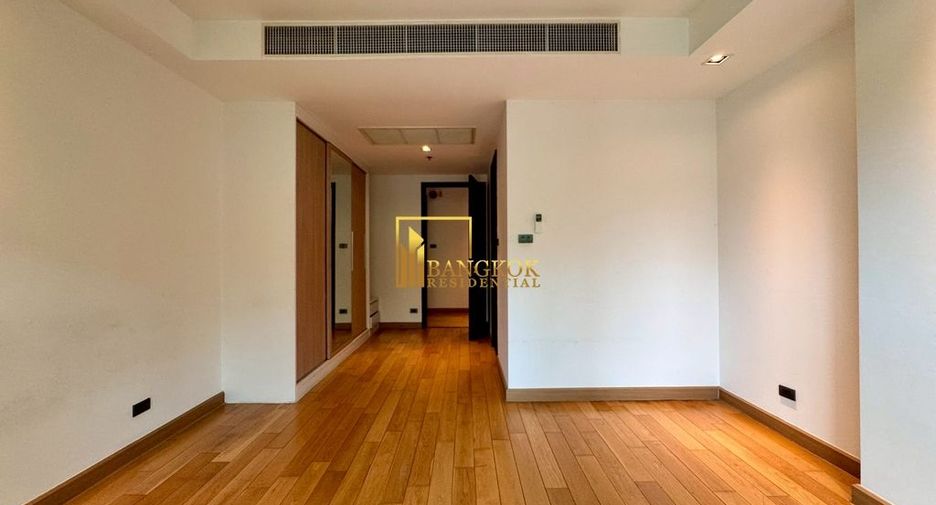 For rent 4 bedrooms condo in Khlong Toei, Bangkok