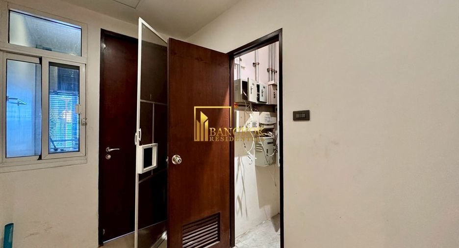 For rent 4 bedrooms condo in Khlong Toei, Bangkok