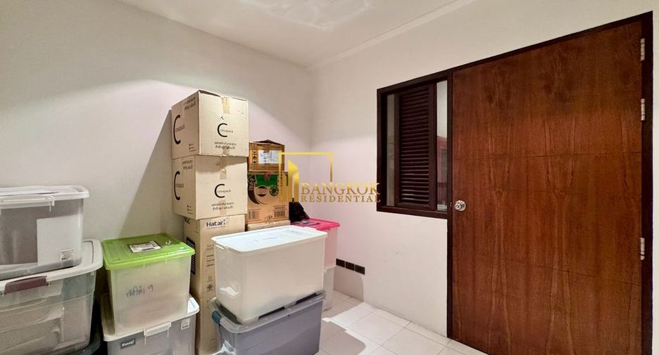For rent 4 bedrooms condo in Khlong Toei, Bangkok