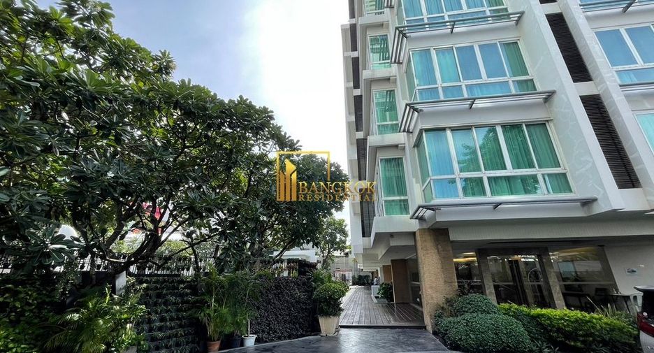 For rent 4 bedrooms condo in Khlong Toei, Bangkok