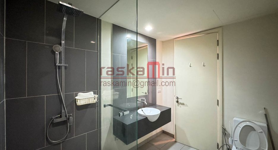 For sale 2 ベッドルーム condo in Bang Lamung, Chonburi
