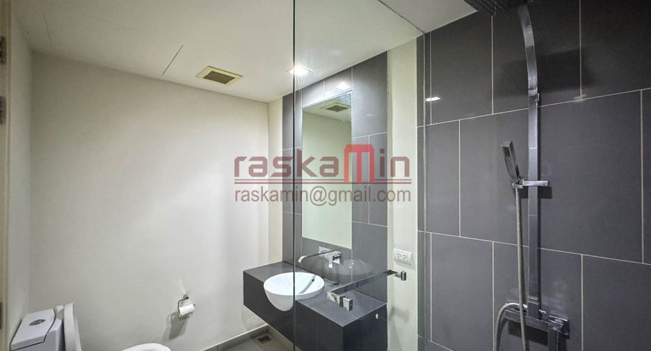 For sale 2 ベッドルーム condo in Bang Lamung, Chonburi