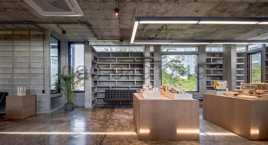 For sale 4 bedrooms retail Space in Chatuchak, Bangkok