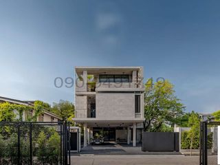 For sale 4 bedrooms retail Space in Chatuchak, Bangkok