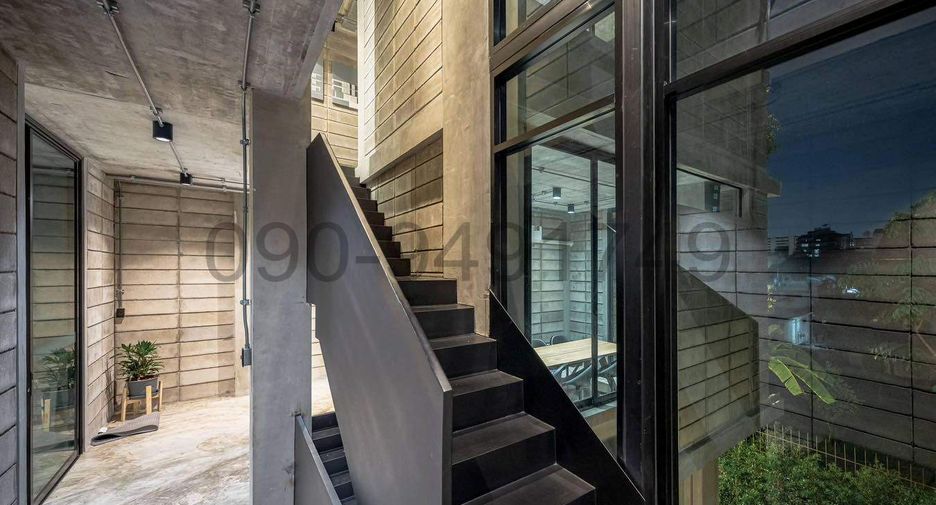 For sale 4 bedrooms retail Space in Chatuchak, Bangkok