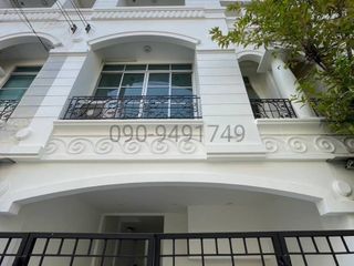 Reihenhaus zur Miete mit 3 Zimmer in Lat Phrao, Bangkok