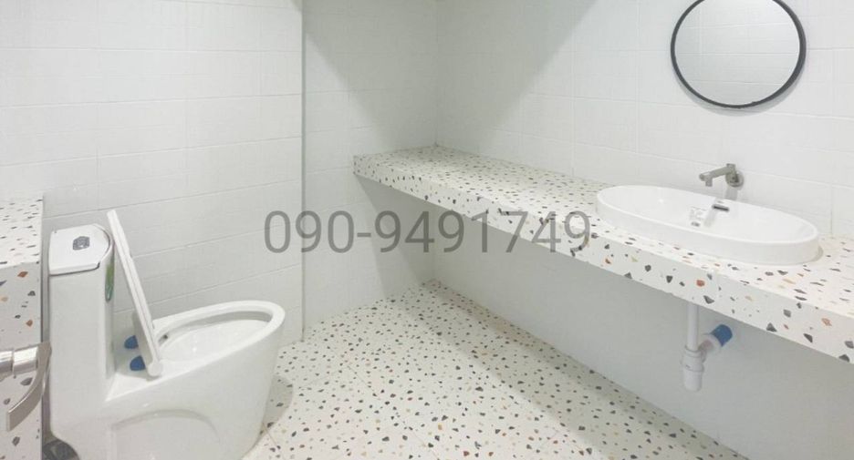 For rent 3 bedrooms townhouse in Lat Phrao, Bangkok