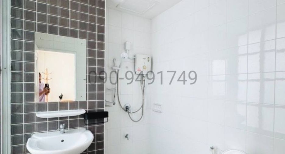 For rent 3 bedrooms townhouse in Lat Phrao, Bangkok