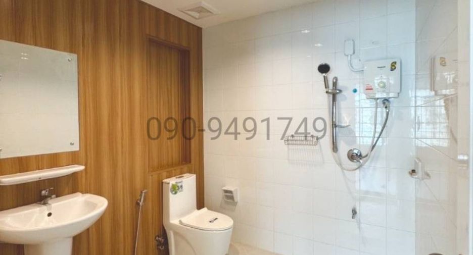 For rent 3 bedrooms townhouse in Lat Phrao, Bangkok