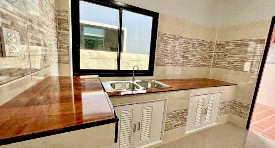 出售 3 卧室 独立屋 在 Mueang Rayong, Rayong