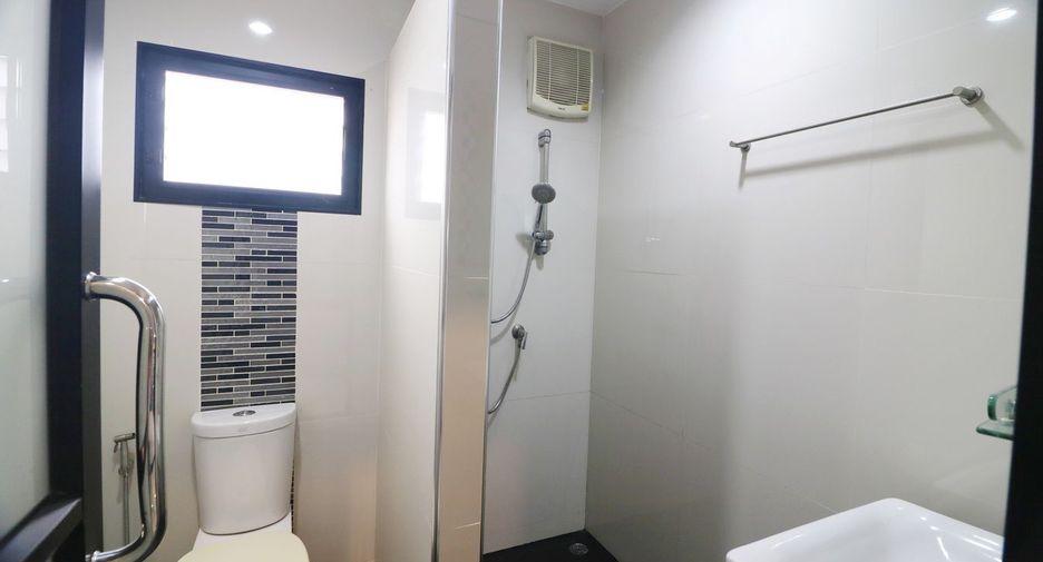 出售 10 卧室 商业空间 在 Mueang Udon Thani, Udon Thani