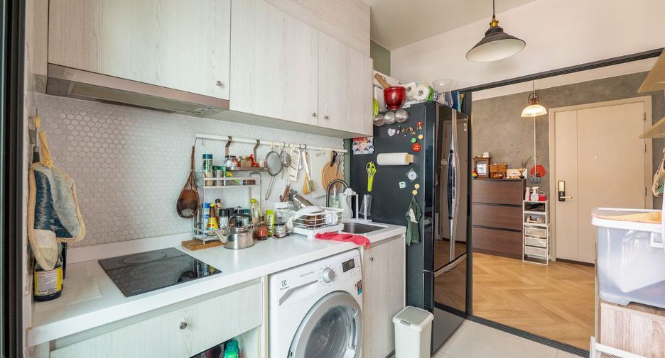 For sale 2 bedrooms condo in Khlong Toei, Bangkok